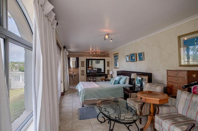 5 Bedroom Property for Sale in Linkside Eastern Cape